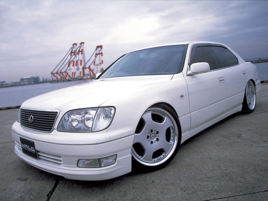  Lexus LS400 by Wald 1997 года  (фото 10 из 13)